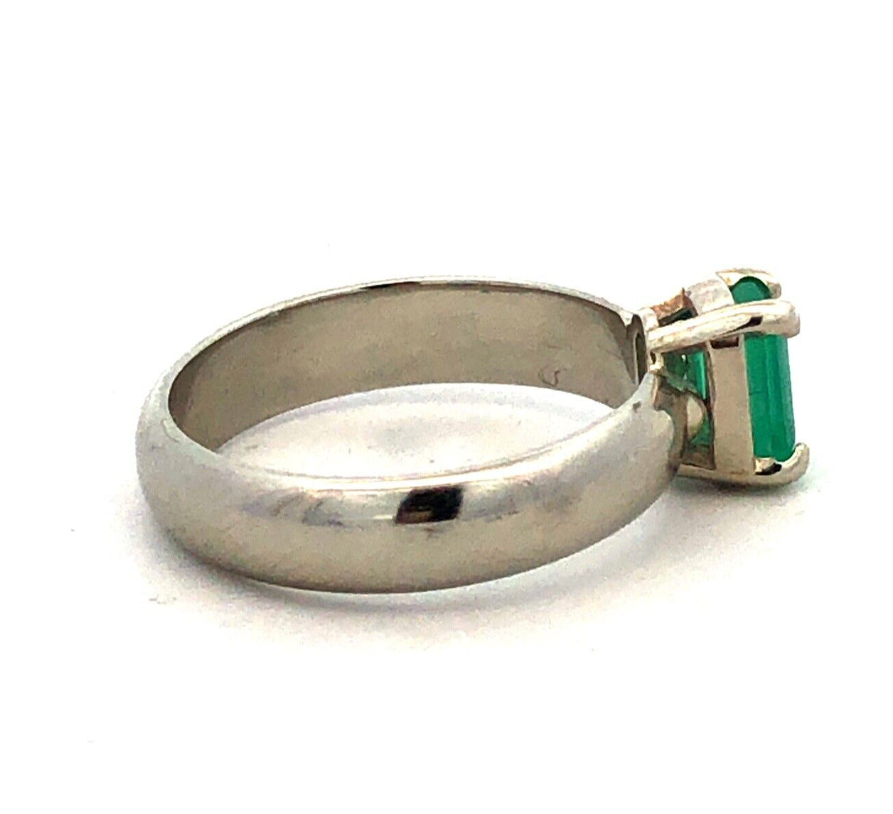 Estate 14K White Gold Green Emerald Solitaire May Anniversary Engagement Ring