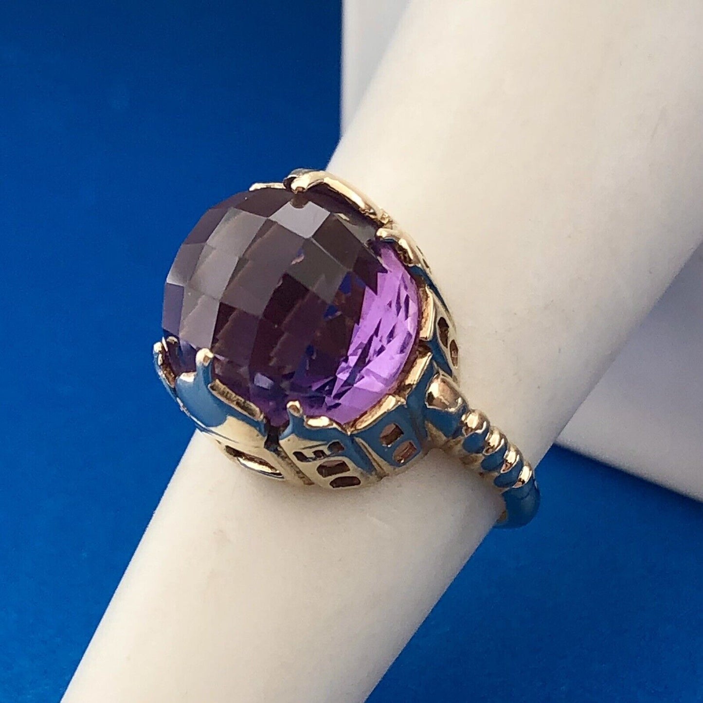 Retro 10K Yellow Gold Amethyst Spheroid Siam Temple Mounting Statement Ring