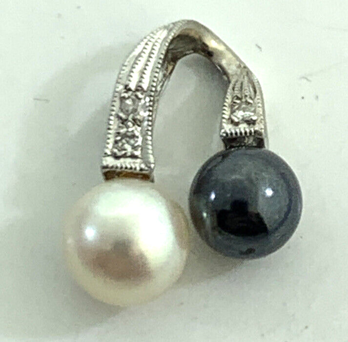 14K White Gold Black White Pearl Diamond Accented Pendant