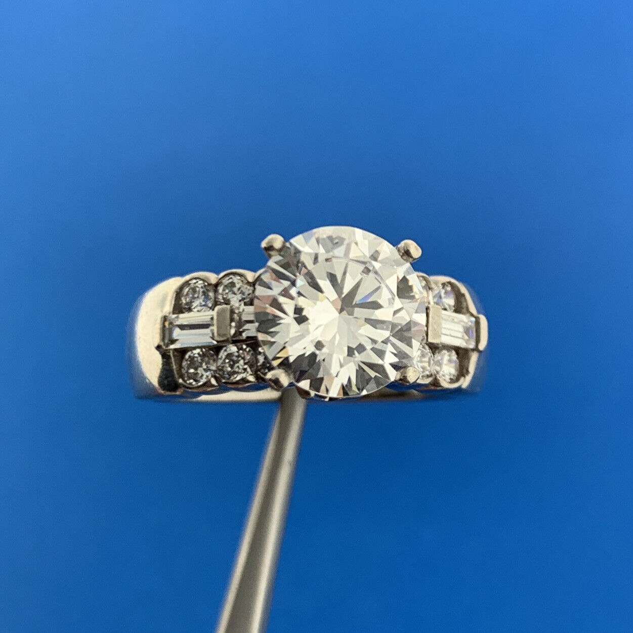 Designer 925 Sterling Silver Solitaire Cubic Zirconia w/Accents Statement Ring