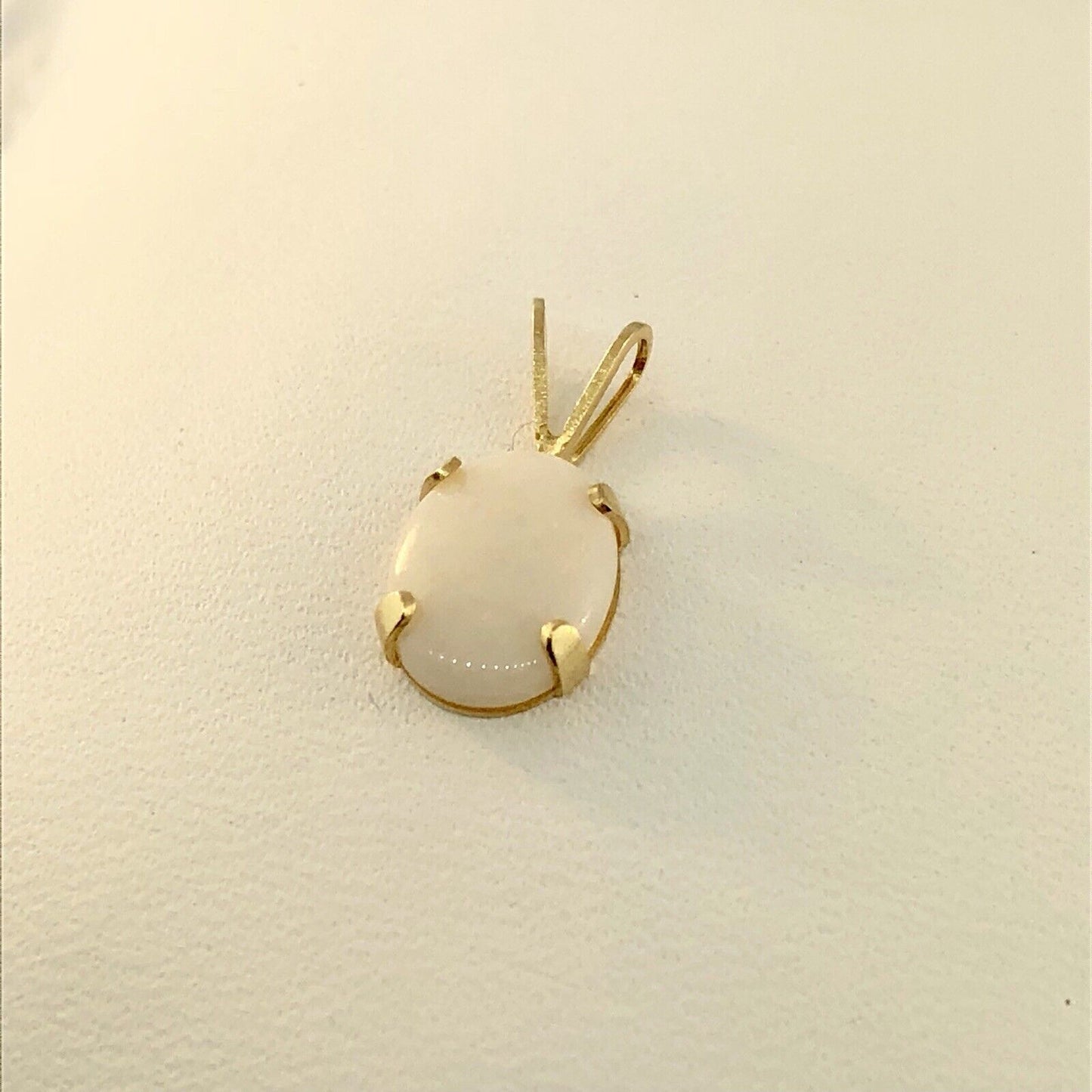 Vintage 14K Yellow Gold Oval Opal Solitaire October Anniversary Pendant