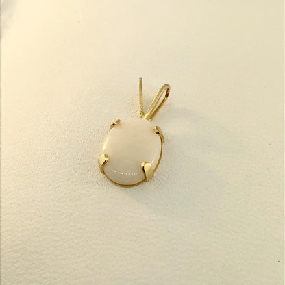 Vintage 14K Yellow Gold Oval Opal Solitaire October Anniversary Pendant