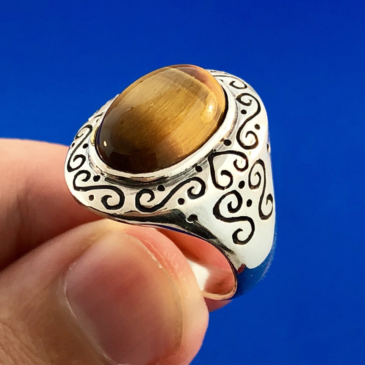 Designer 925 Sterling Silver Tiger Eye Cabochon Heart Scroll Concho Style Ring