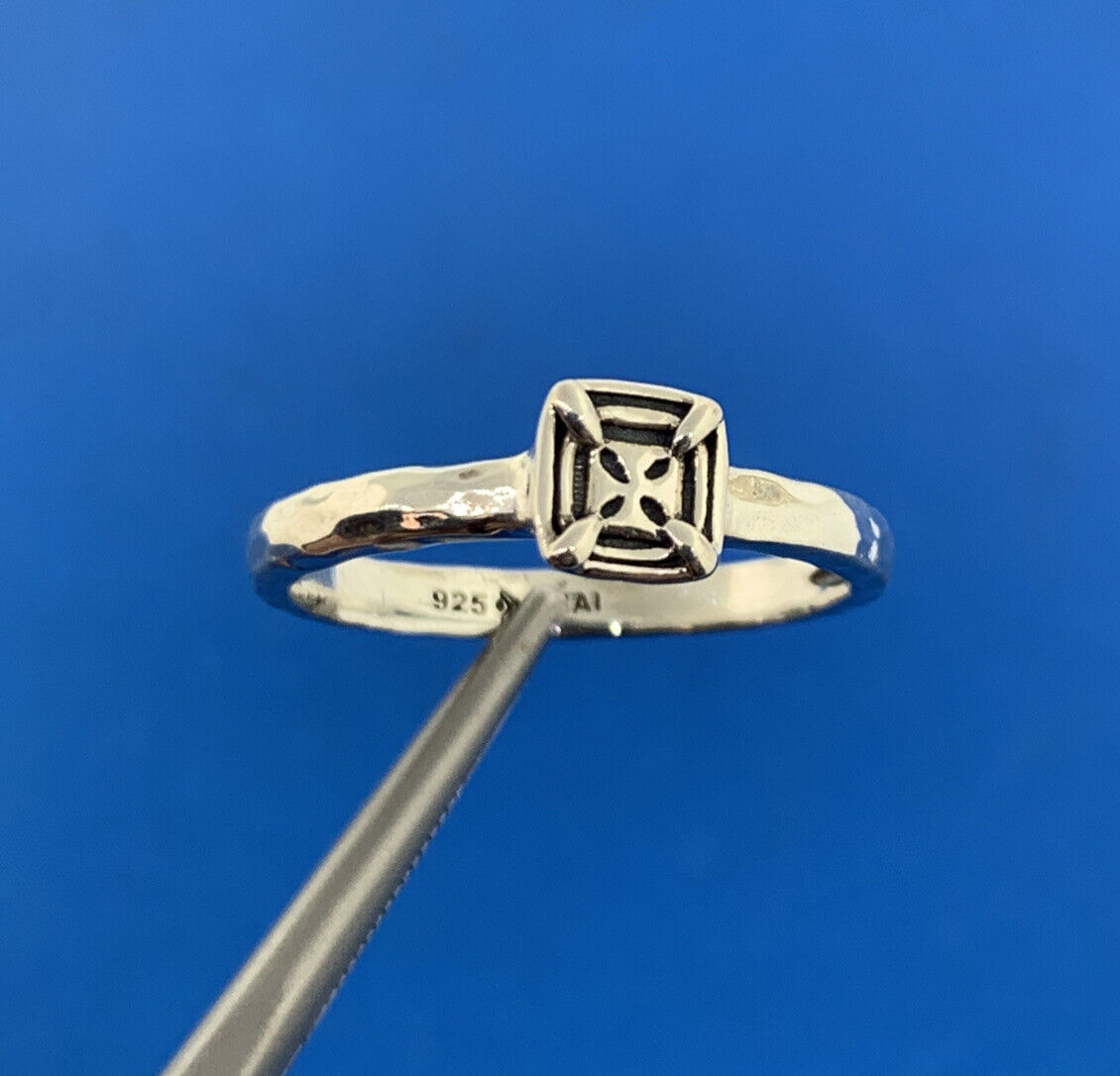 Silpada 925 Sterling Silver Sandollar Hammered Band Stackable Ring