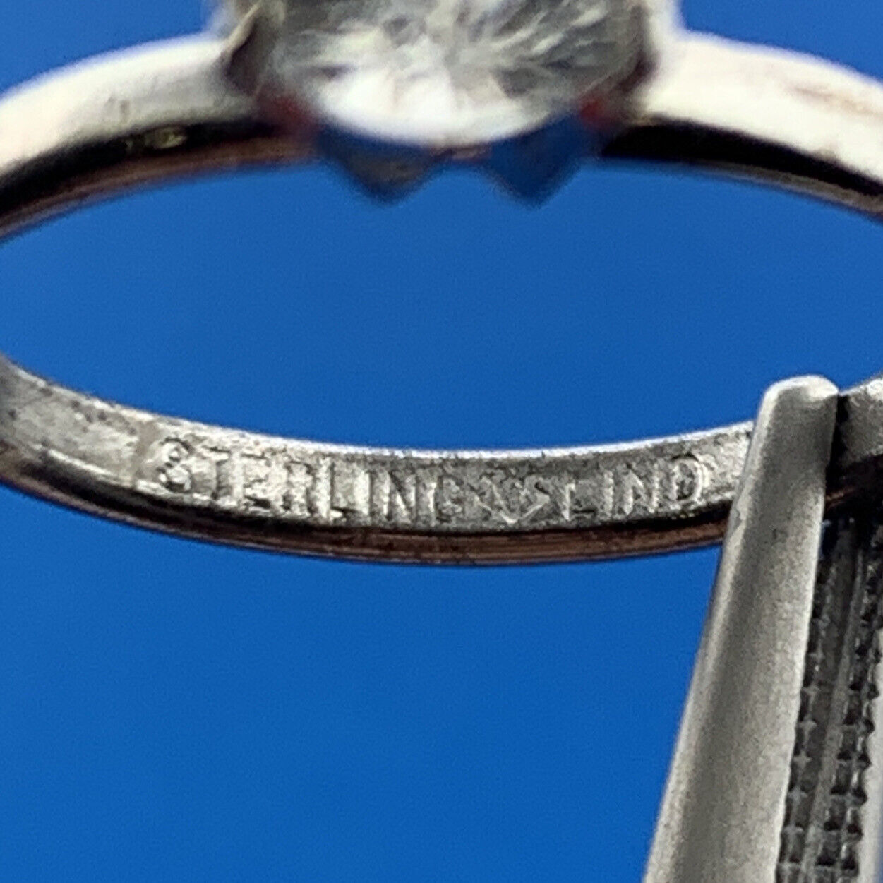 Designer LIND Sterling Silver White Amethyst Solitaire February Occasion Ring