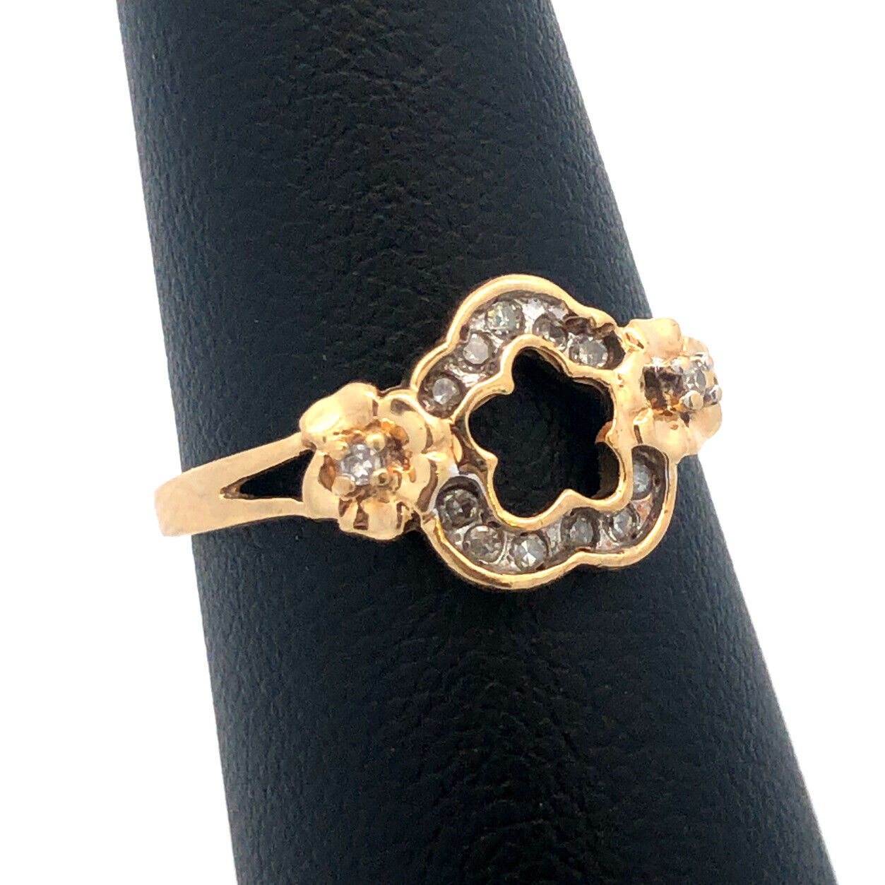Estate Designer 10K Yellow Gold Diamond Floral Flower Sweetheart Sweet 16 Ring