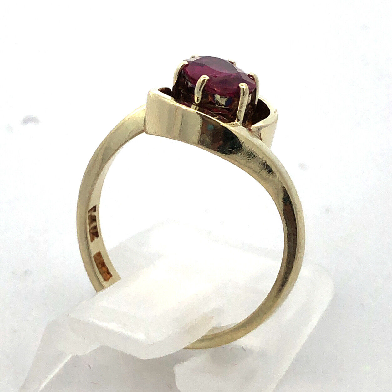 Designer 14K Yellow Gold Oval Ruby Solitaire Anniversary Occasion Ring