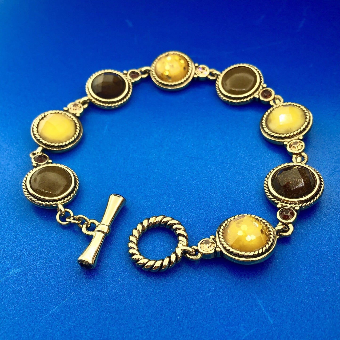 Ladies Gold Tone Brown Gold Amber Fauceted Resin Bead Panel Toggle Bracelet