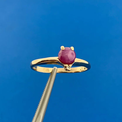 Gorgeous 10k Yellow Gold Cabochon Red Star Ruby Precious Ring Size 6.25
