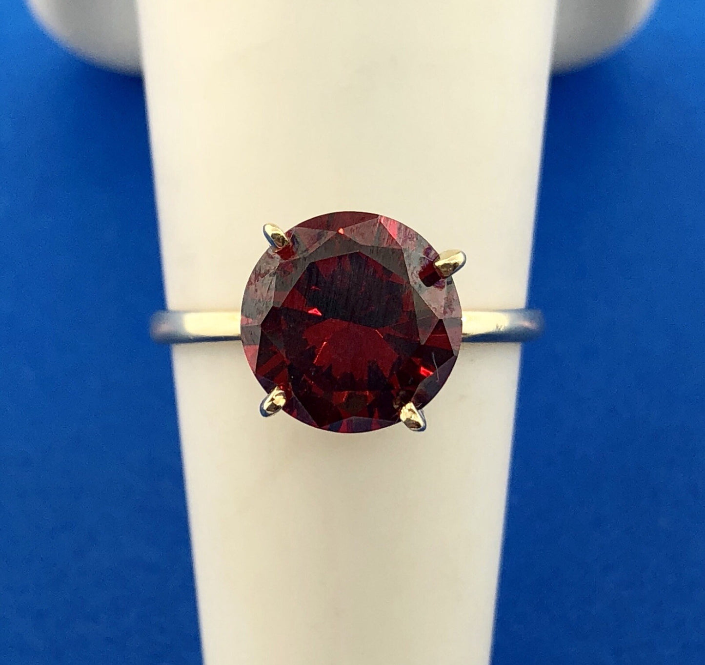 Vintage Designer 14K Yellow Gold Round Red Quartz Solitaire January Ring