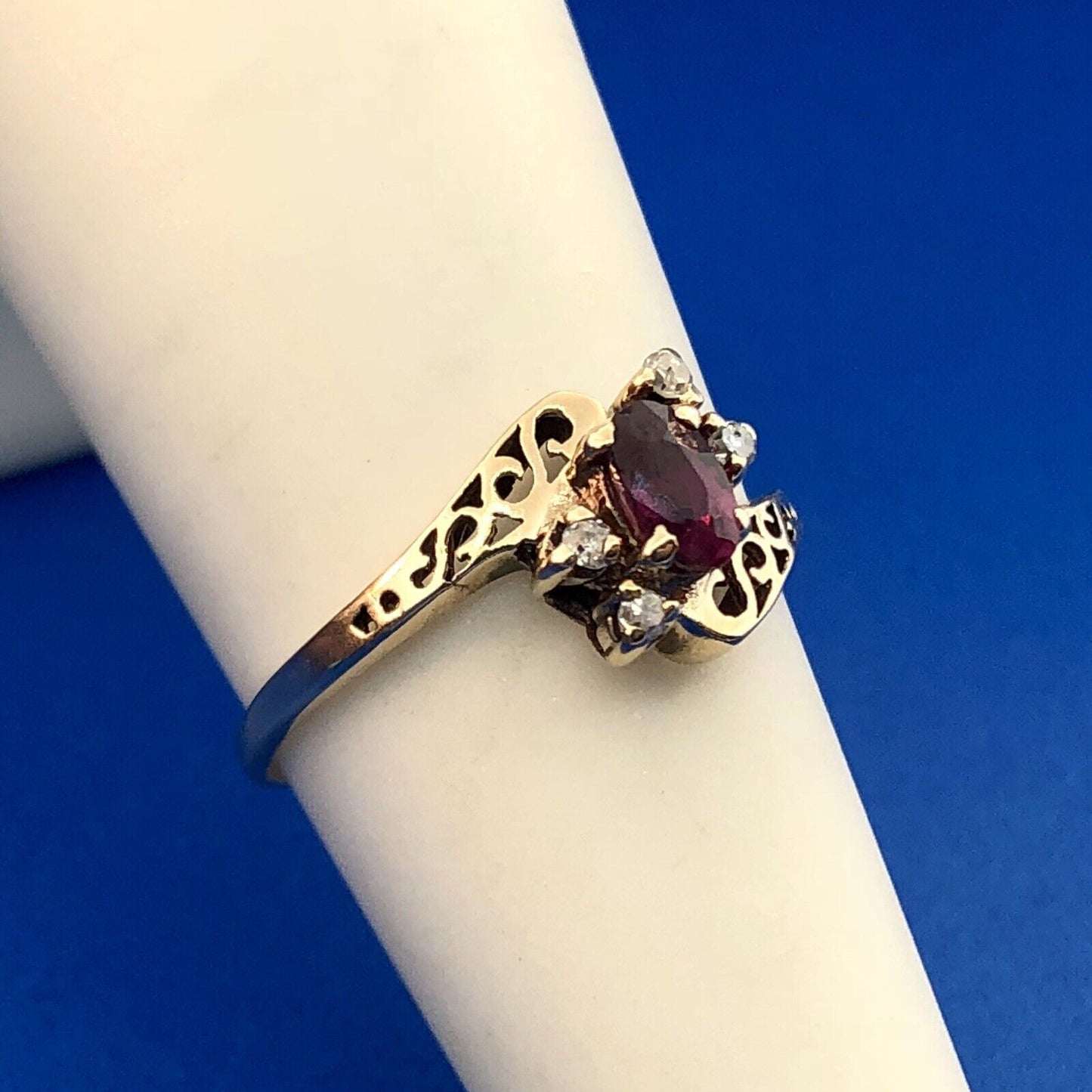 Vintage 10K Yellow Gold Garnet Diamond January Anniversary Bypass Ring