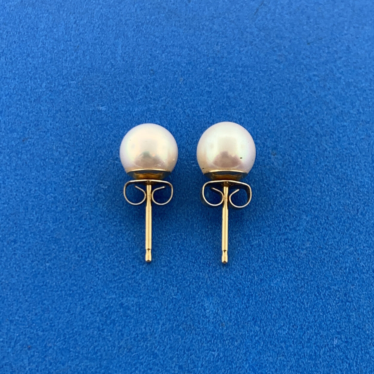 Chic Designer 14K Yellow Gold 7 mm Pearl Bridal June Anniversary Stud Earrings