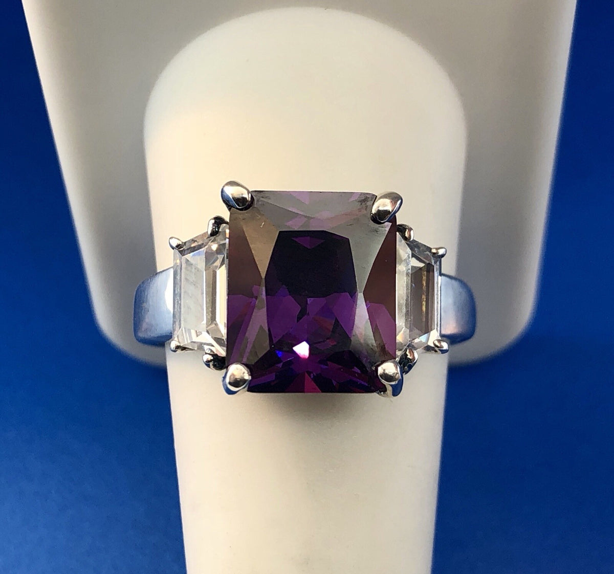Dramatic Sterling Silver 925 Purple White CZ Statement Fashion Cocktail Ring
