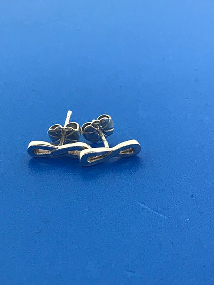 Designer 925 Sterling Silver Infinity Ribbon Figure Eight Stud Earrings