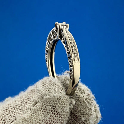 Gorgeous 10k White Gold Round Cut Diamond Heart Band Engagement Ring Size 4