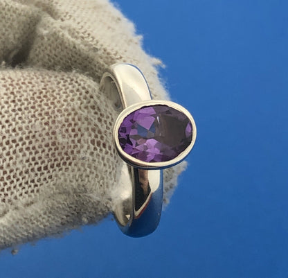 Designer Doug Paulus Sterling Silver 925 Oval Amethyst February Birthstone Ring