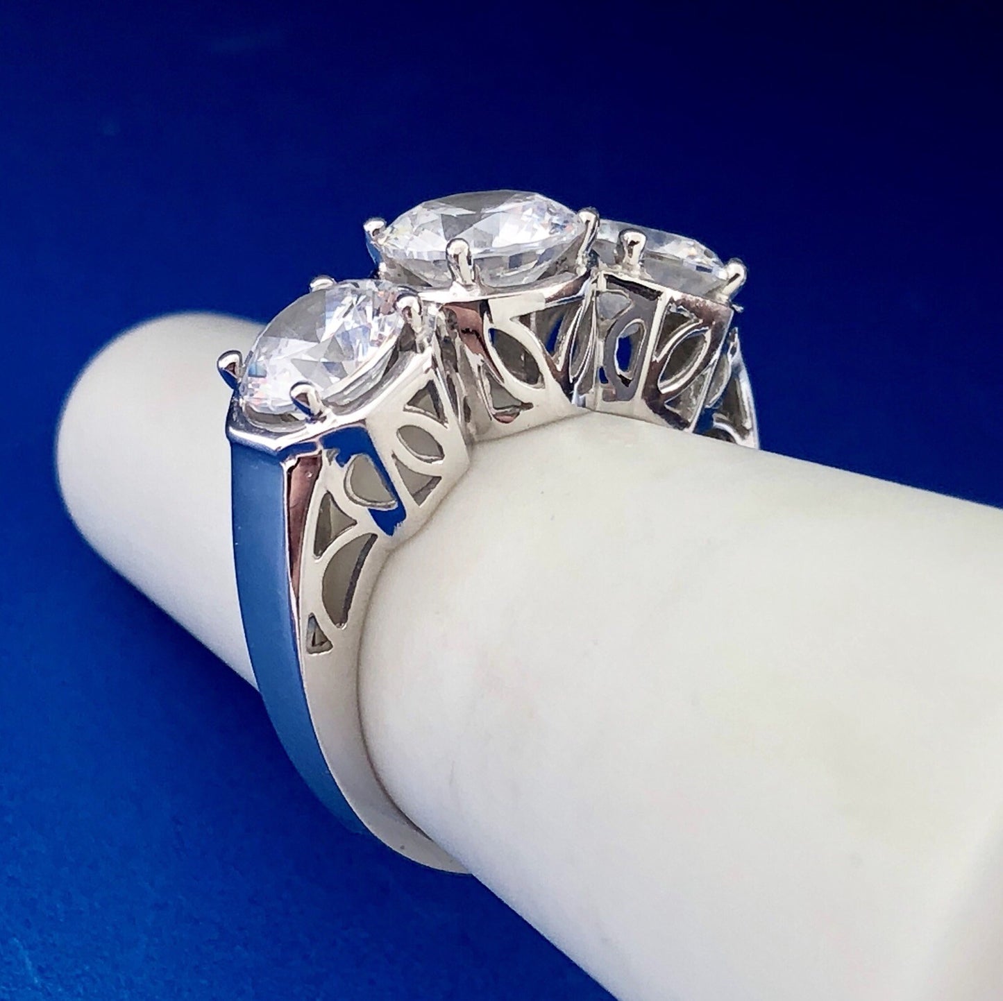 Designer 14k White Gold Ring with Three Round CZ Cubic Zirconia Size 5.25