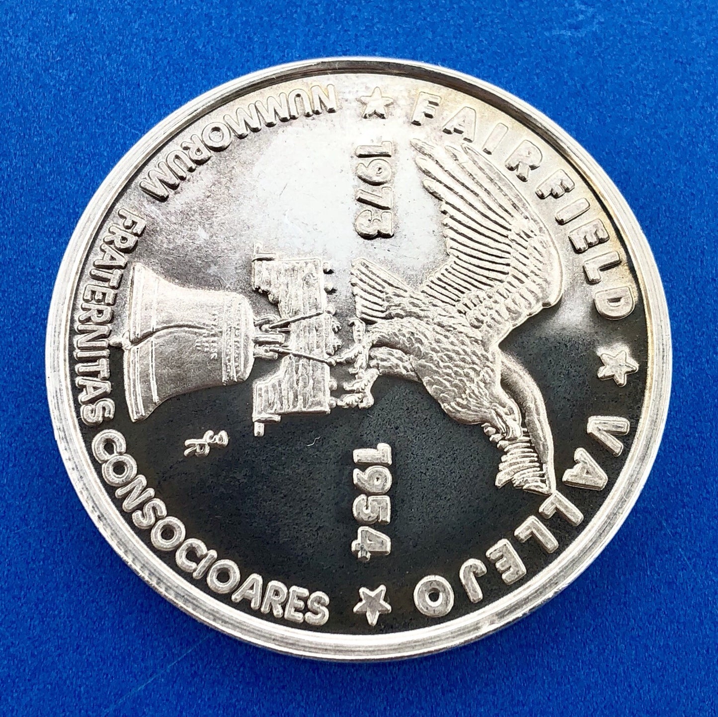 1973 Fairfield CA/Vallejo CA Coin Club 10 Year Anniv One Ounce .999 Silver Round