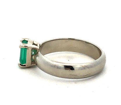 Estate 14K White Gold Green Emerald Solitaire May Anniversary Engagement Ring