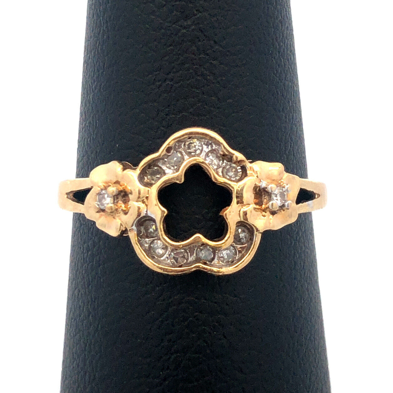 Estate Designer 10K Yellow Gold Diamond Floral Flower Sweetheart Sweet 16 Ring