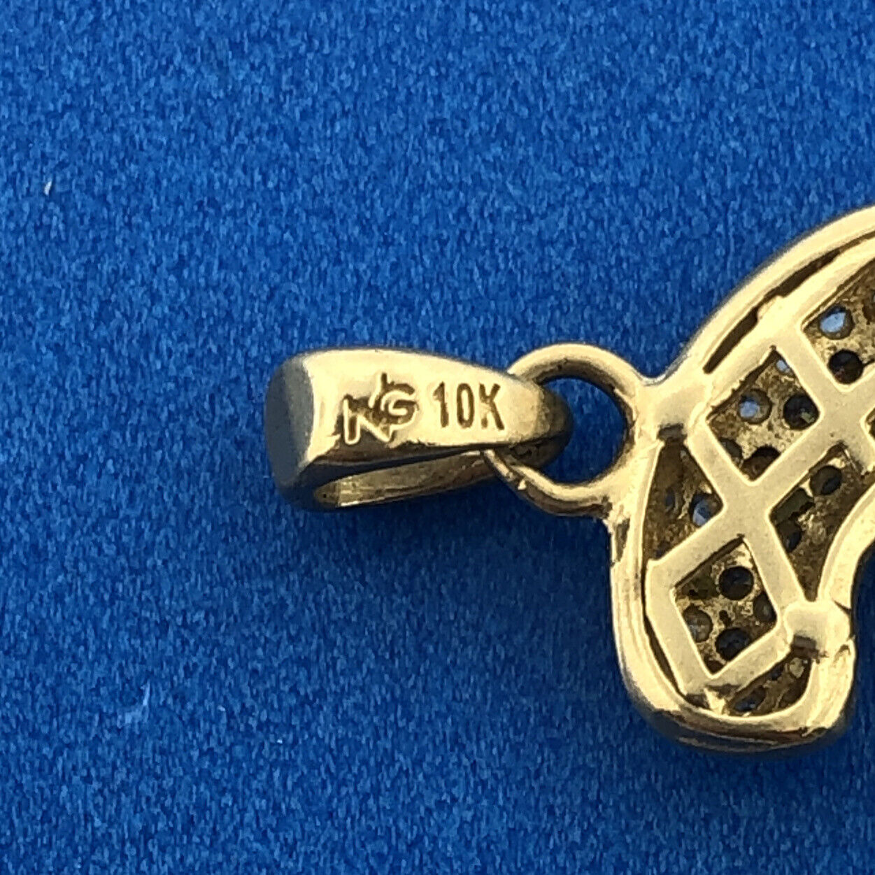 Gorgeous 10k Yellow Gold Sparkling CZ Letter Initial C Alphabet Dangle Pendant