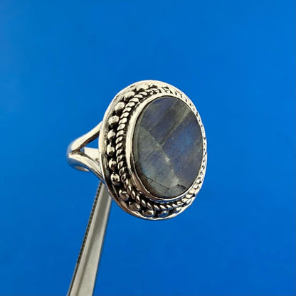 Designer 925 Sterling Silver Labradorite Cabochon Balinese Style Cocktail Ring