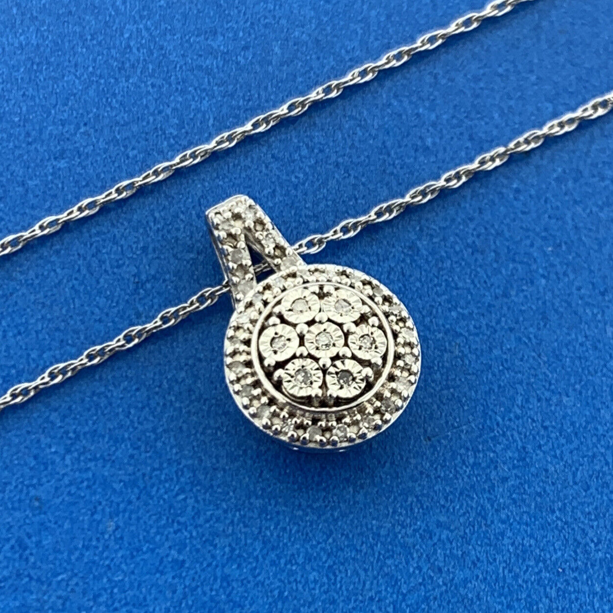 SUN 925 Sterling Silver Diamond Floral Drop Dangle Circle Pendant Necklace