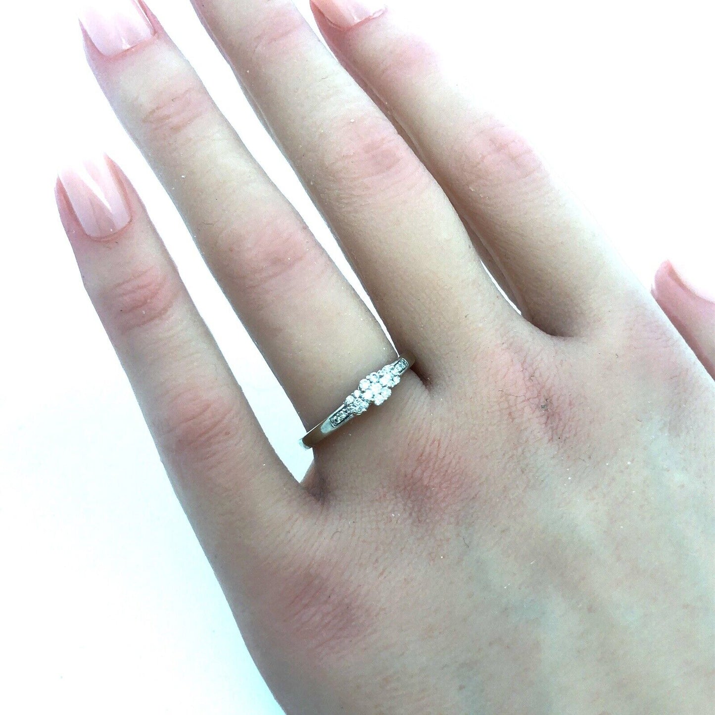 Designer 10k White Gold Round Cut Diamond Promise Cluster Engagement Ring Size 7