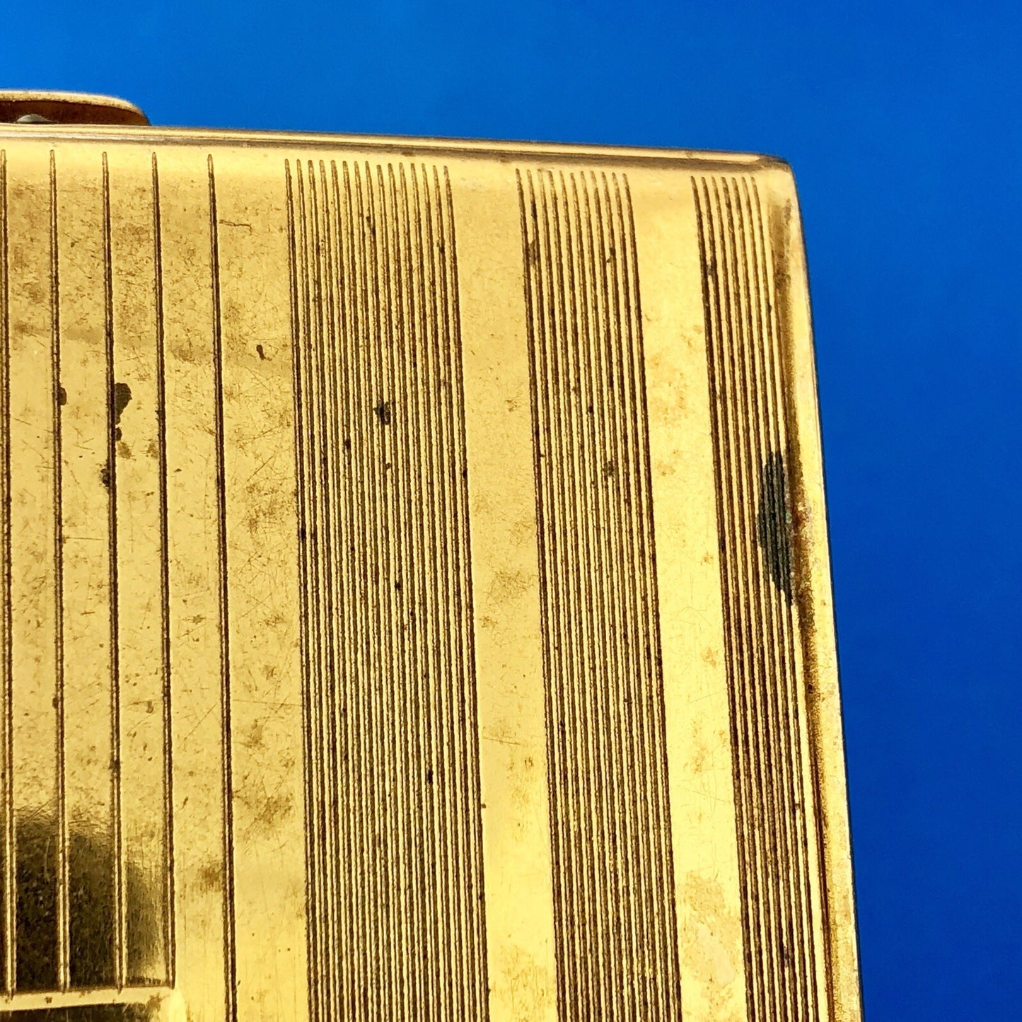 1948 Golden Wheel Gold Tone Basket Weave Etched Cigarette Business Card Case