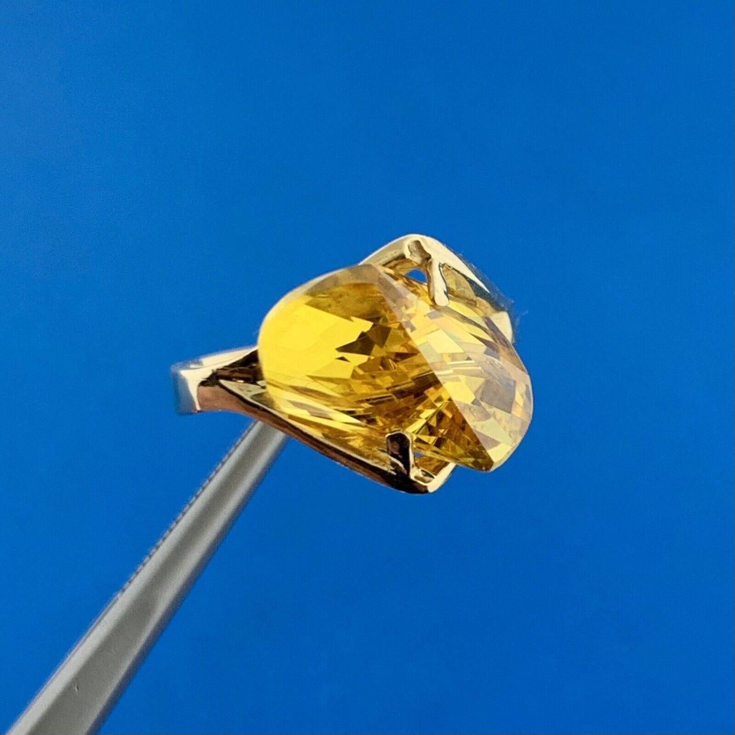 Modernist 18K Yellow Gold Yellow Canary Tourmaline Asymmetrical Chunk Ring