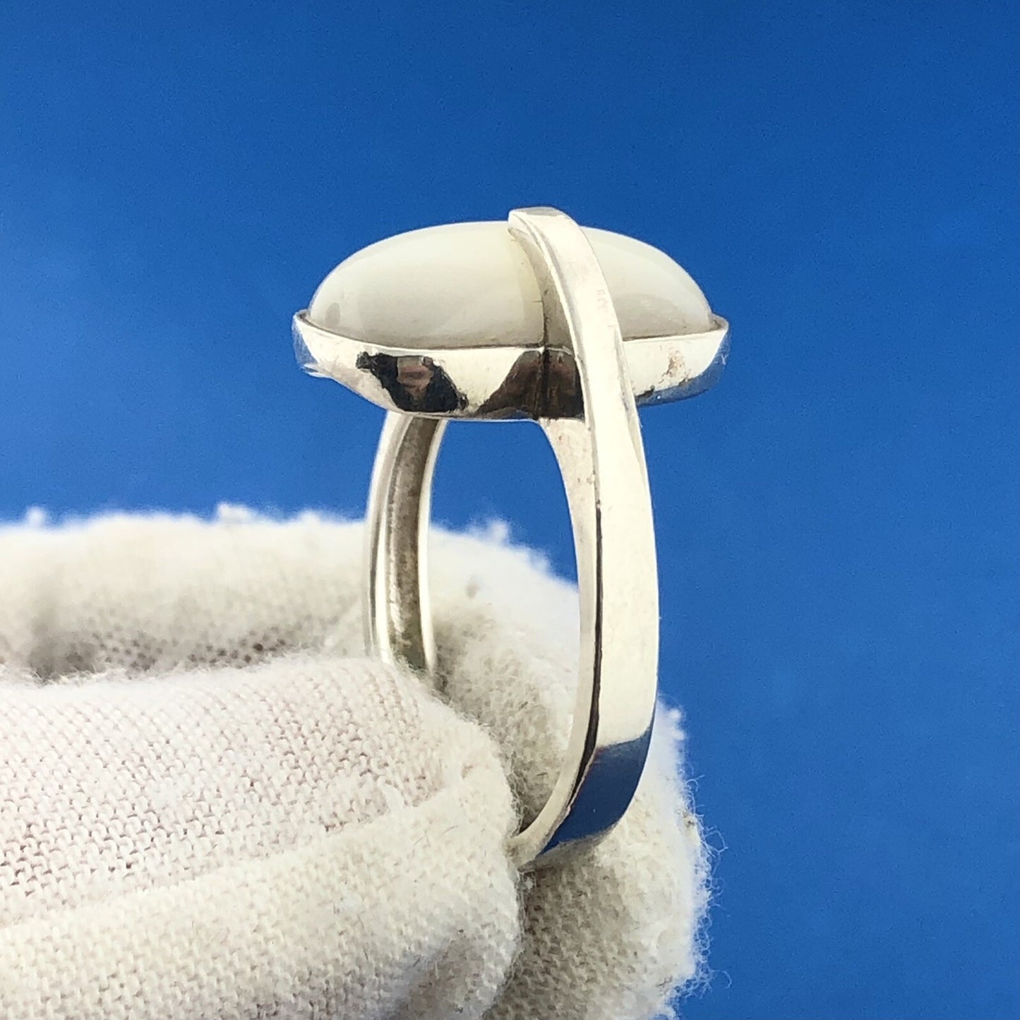 Designer 925 Sterling Silver Rectangle Mother Of Pearl Modernist Bypass Ring