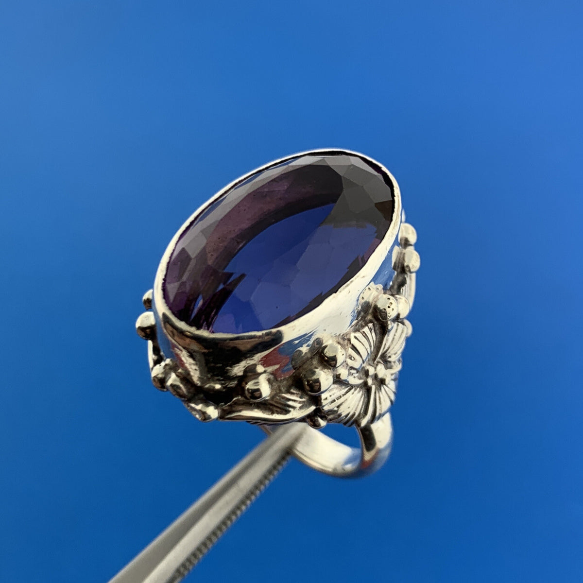 Stunning Sterling Silver 925 Large Oval Cut Purple Amethyst Floral Ring Size 6