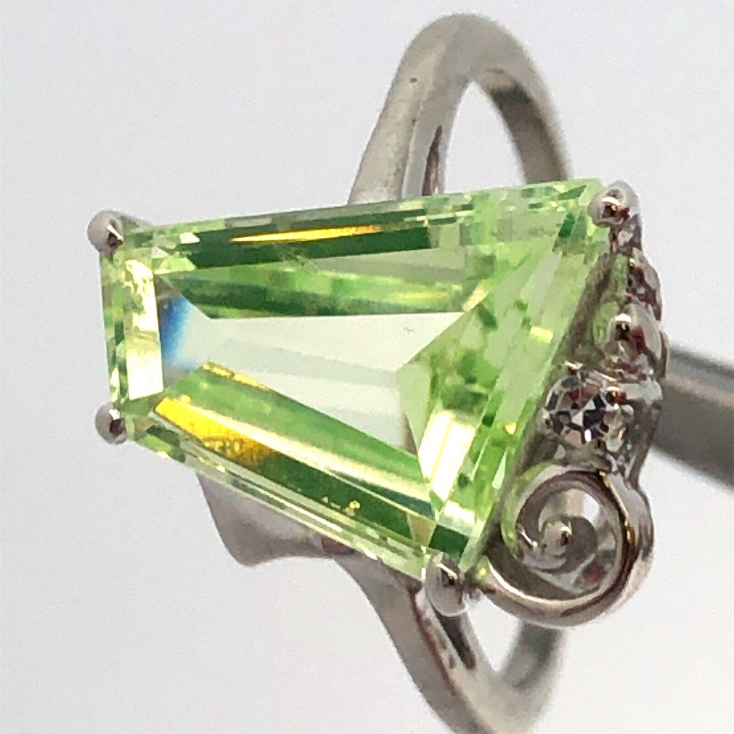 Vintage 14K White Gold Trapezoid Green Citrine White Amethyst Modernist Ring