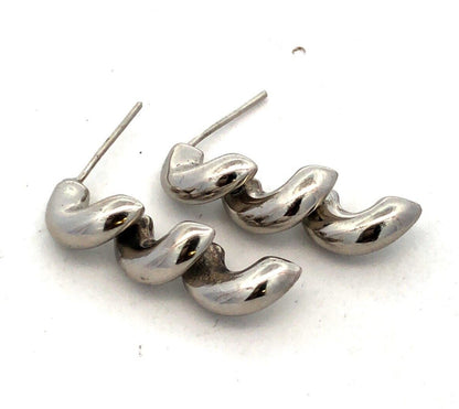 Estate Rhodium Plated Silver Tone Macaroni Link Chain Dangle Stud Earrings