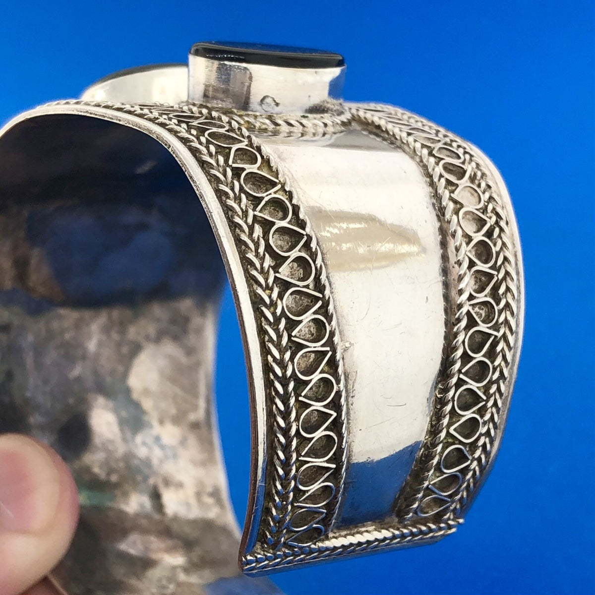 Estate 925 Sterling Silver Black Onyx Cabochon Wheat Scroll Wide Cuff Bracelet
