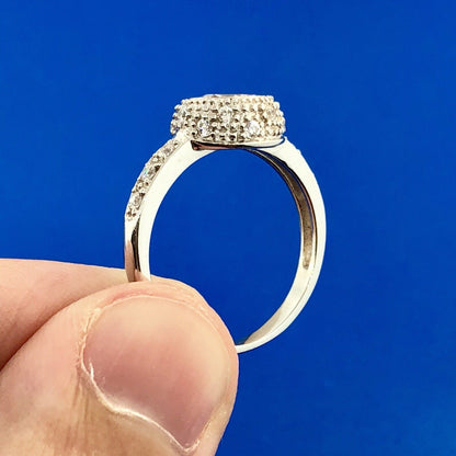 Stunning Sterling Silver Cubic Zirconia CZ Solitaire W/Accents Engagement Ring