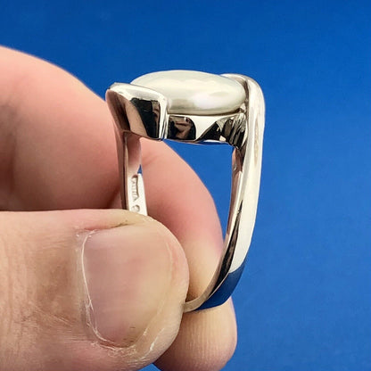 Designer 925 Sterling Silver White Abalone Cabochon Modernist Bypass Ring