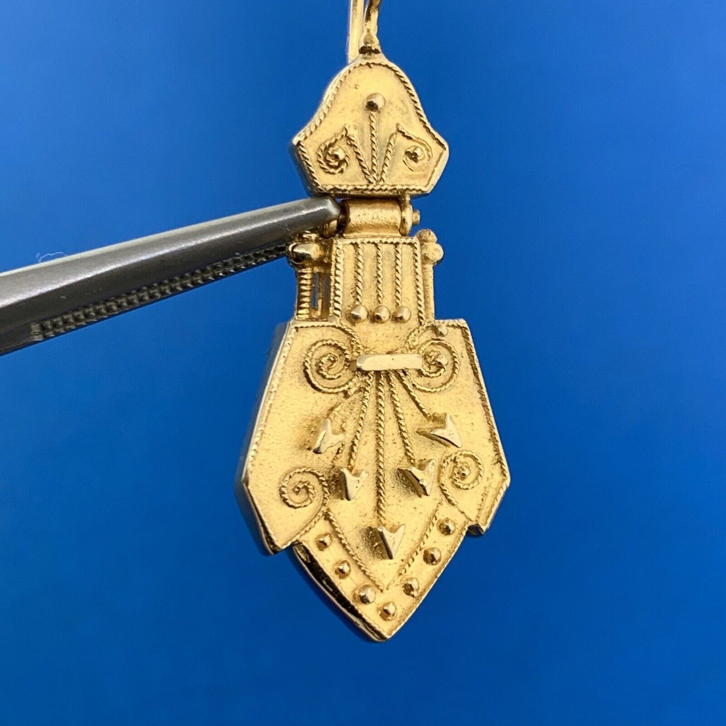 Estate 14K Yellow Gold Scroll And Heart Statement Door Knocker Dangle Earrings