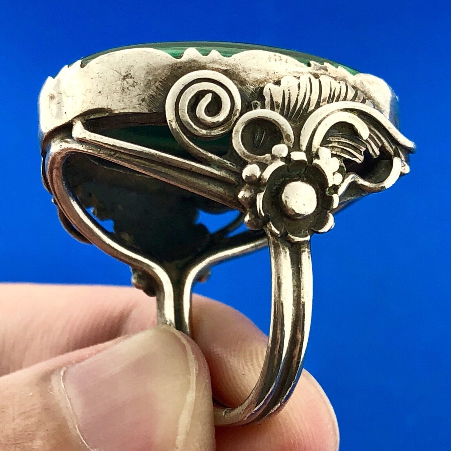 Vintage Native American Artisan 925 Sterling Silver Malachite Statement Ring