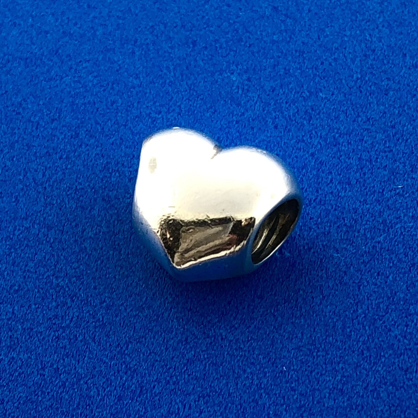 Authentic PANDORA Moments 925 Sterling Silver Puffy Polished Heart Charm 790137