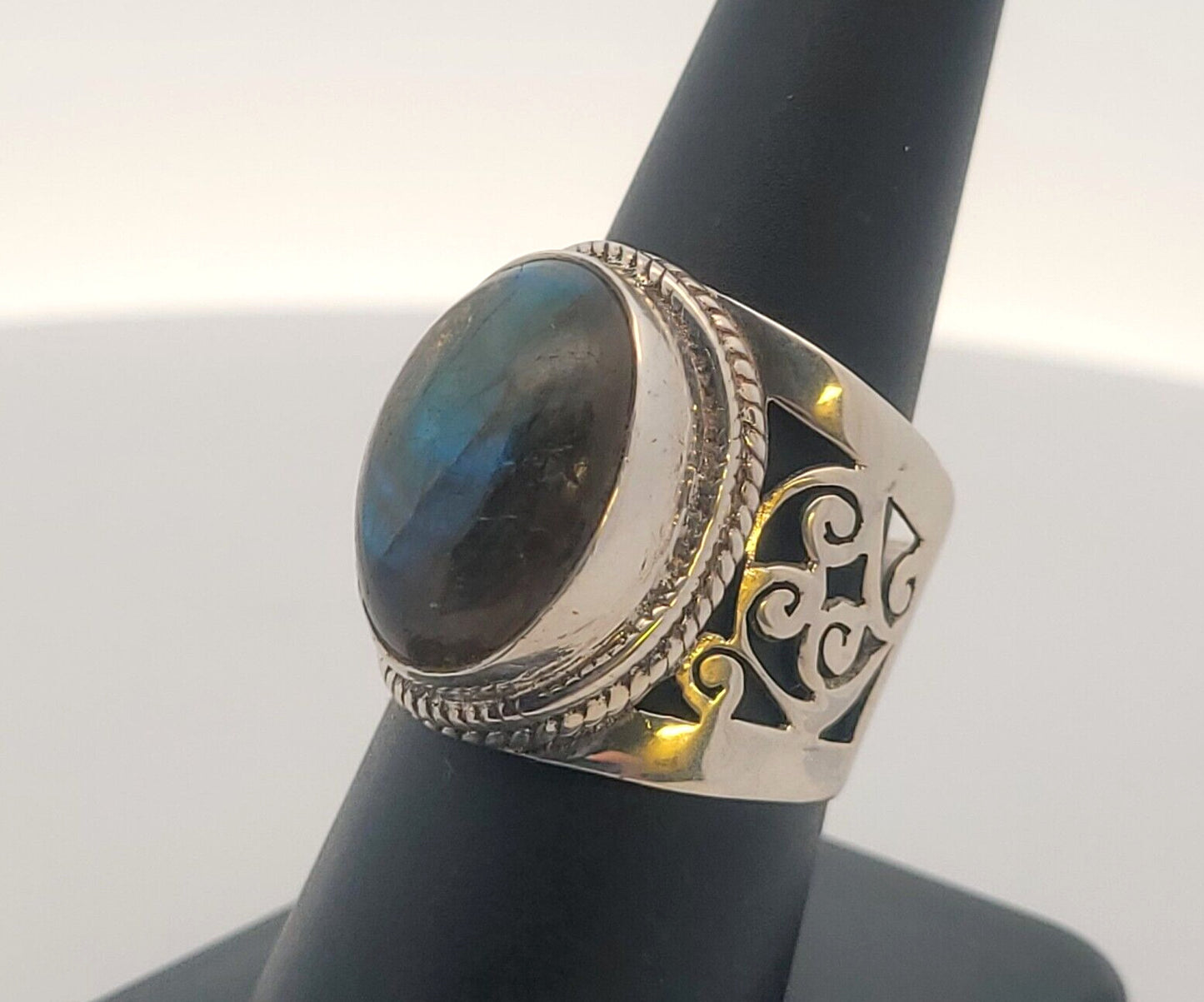 925 Sterling Silver Oval Labradorite Cabochon Statement Open Scroll Ring