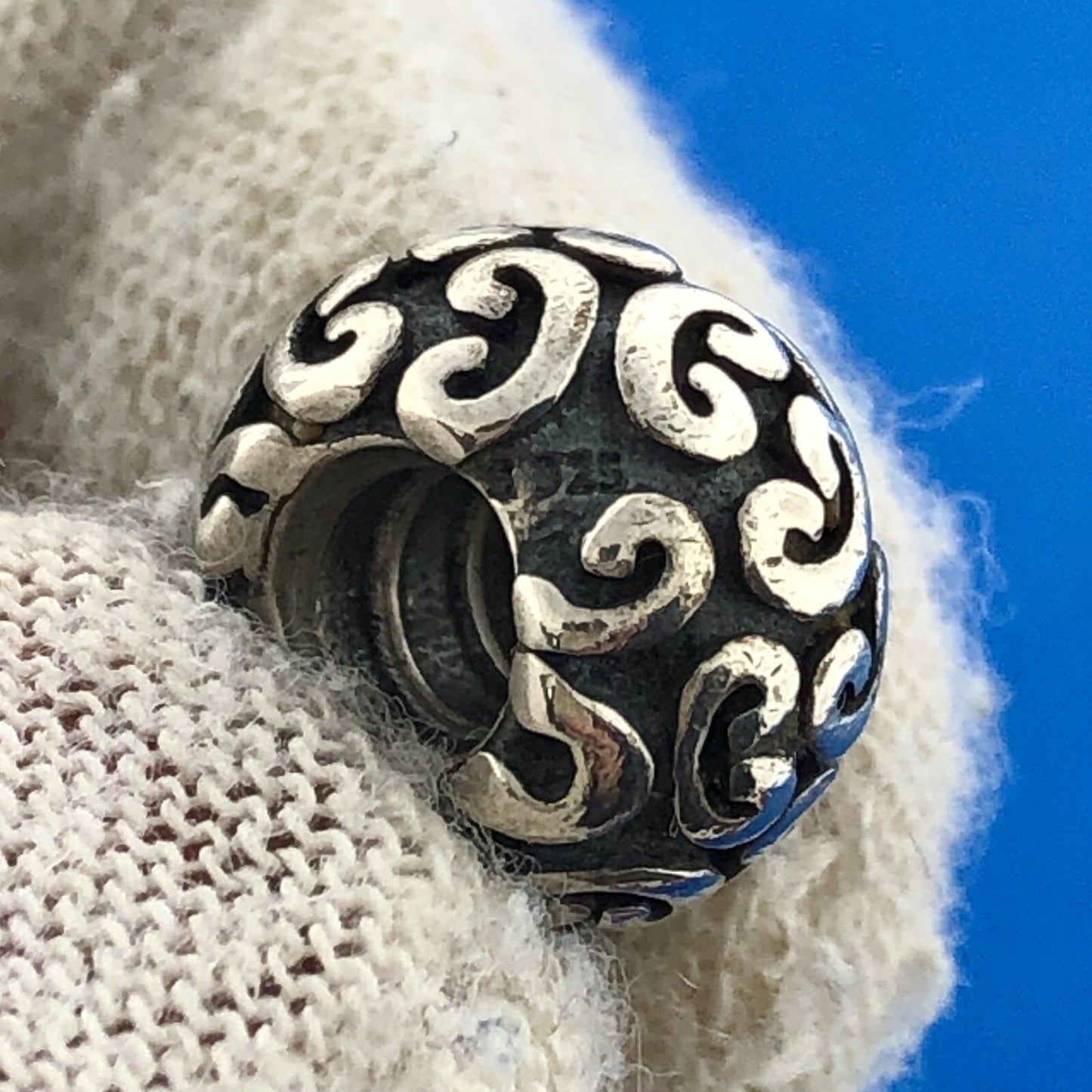 Authentic PANDORA Moments 925 Sterling Silver Feeling Groovy Swirl Charm 790400