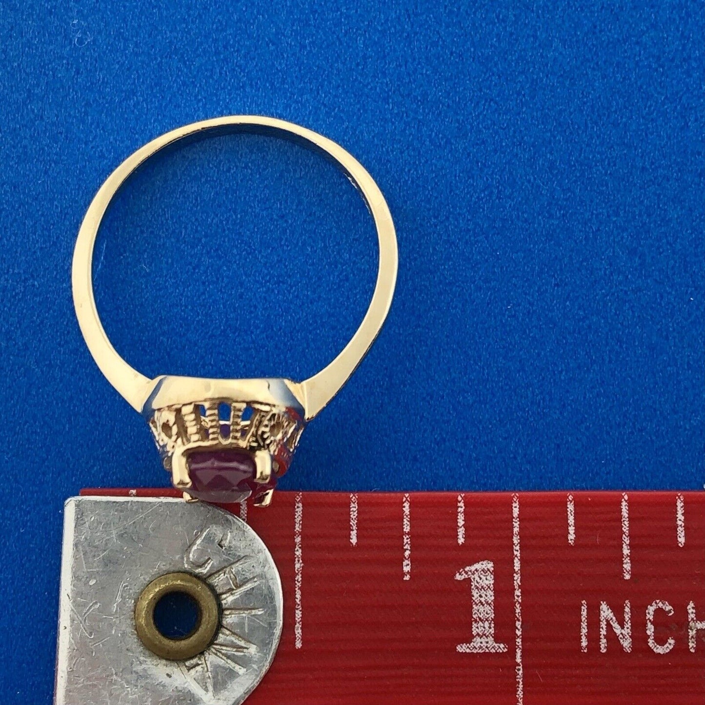 Vintage 10K Yellow Gold Oval Ruby July Anniversary Occasion Ring