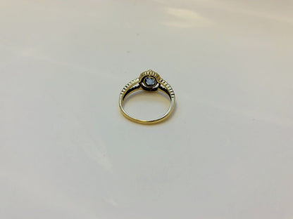 Vintage 10K Yellow Gold Oval Blue Topaz Triple Shank December Cocktail Ring