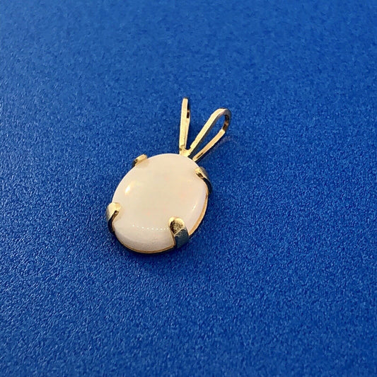 Vintage 14K Yellow Gold Oval Opal Solitaire October Anniversary Pendant