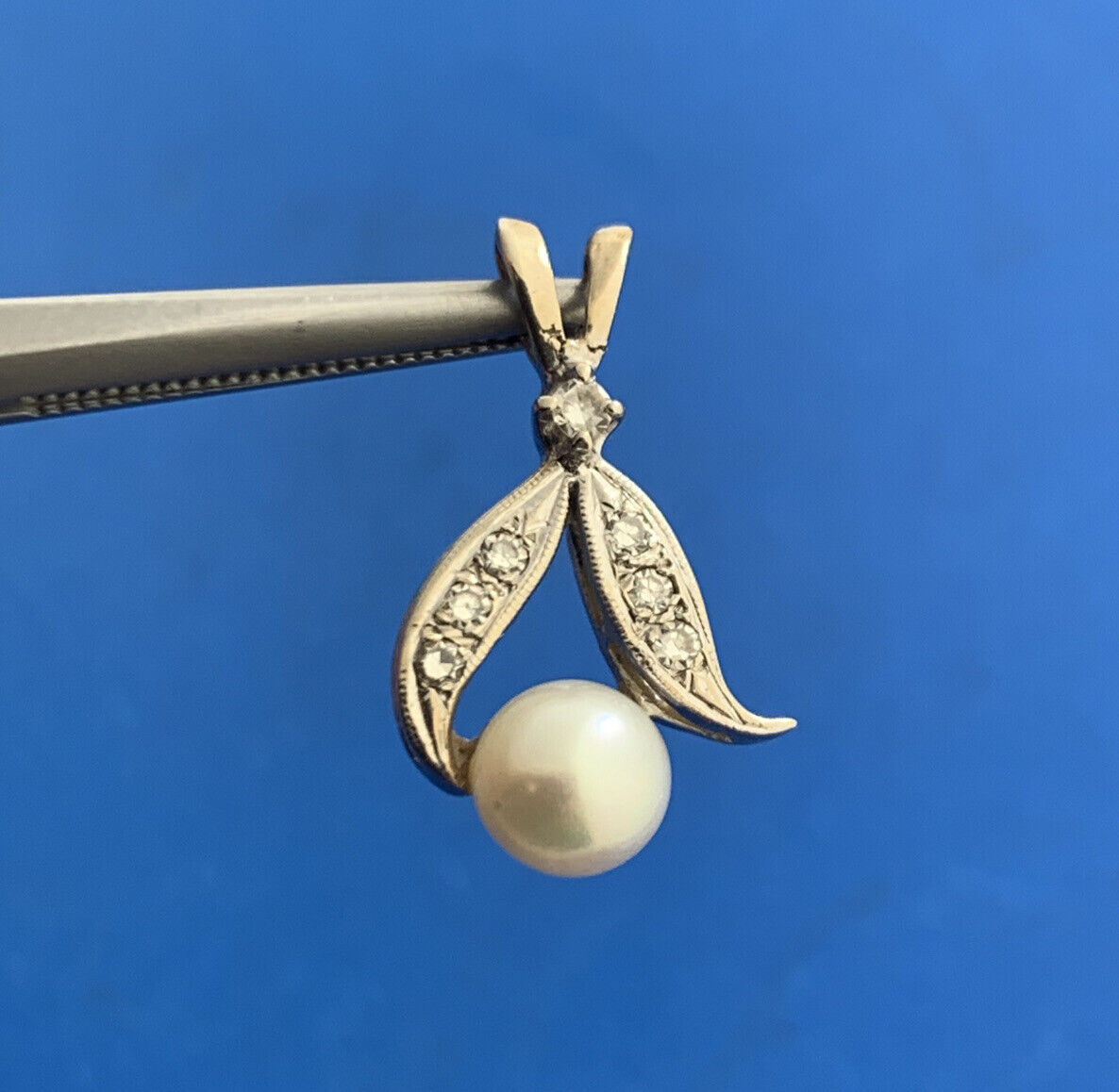 Vintage 10K White Gold Pearl Diamond Accented Wedding Anniversary Pendant