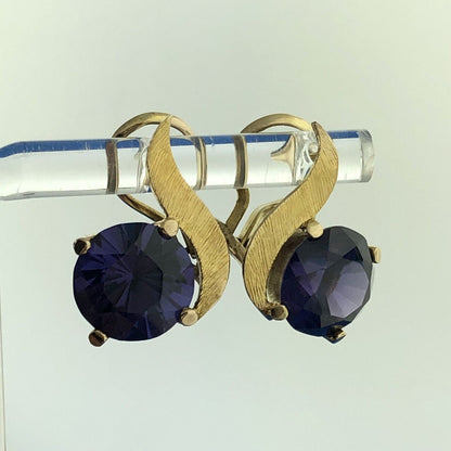 Gorgeous 14k Yellow Gold Round Cut Purple Sapphire Modernist Omega Stud Earrings