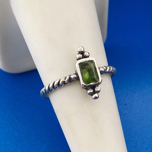 Classic 925 Sterling Silver Peridot Rectangle Bead Work Cable Band Ring
