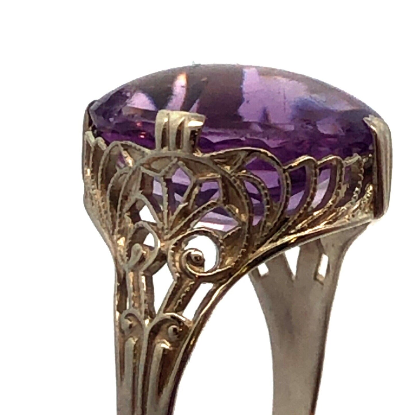 Vintage 14K White Gold Oval Cabochon Purple Amethyst Filigree Cocktail Ring