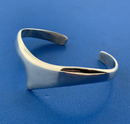 1980's Taxco Mexico Artist 950 Fine Silver Modernist Designer Wave Cuff Bracelet